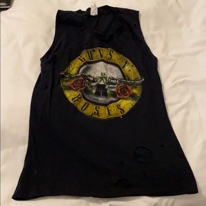 Distressed guns and roses t shirt